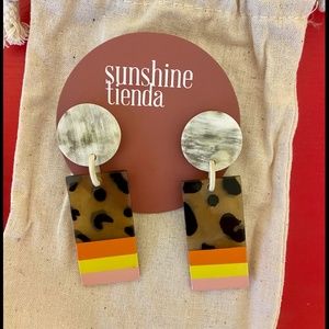 NWT Sunshine Tienda Desert Sun Horn Earrings
